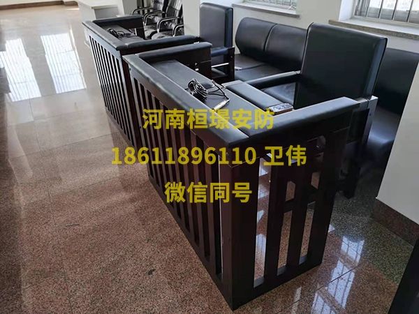 不銹鋼審訊椅——執(zhí)法安全的硬核保障，合規(guī)設(shè)計(jì)筑牢防線！